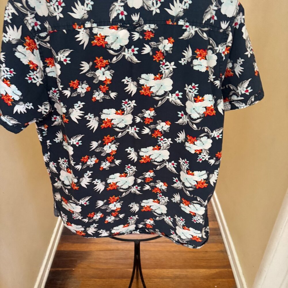 FREE PLANET SHORT SLEEVE SHIRT SZ LARGE 100% COTTON